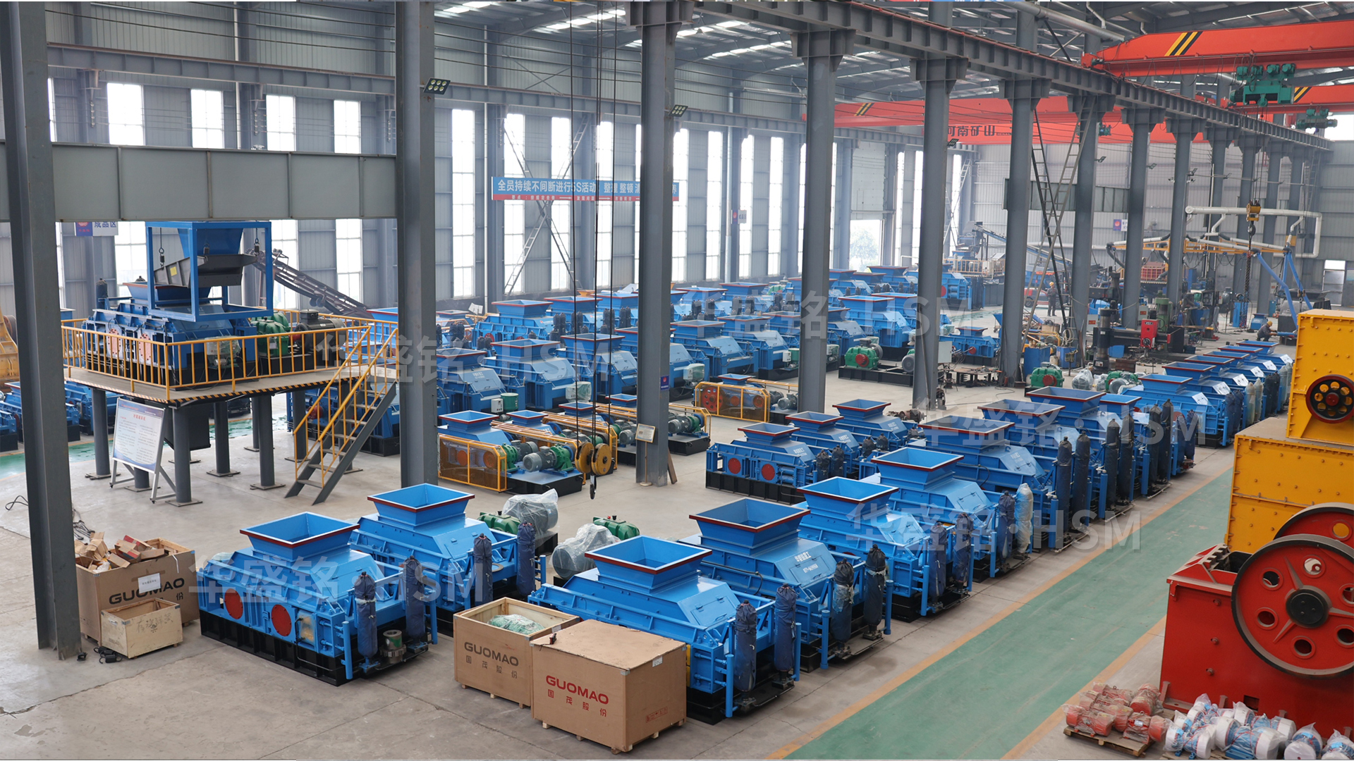 砂廠回料處理難？大型對(duì)輥破碎機(jī)助您成品率上升，成本直降降低