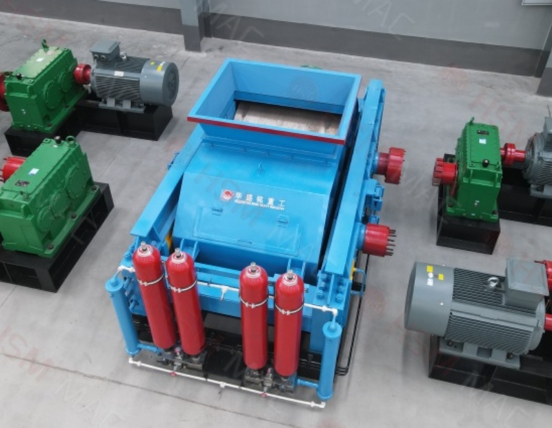 不堵機(jī)、不糊底、錘頭更耐用｜華盛銘對(duì)輥破碎機(jī)，把爐渣變利潤